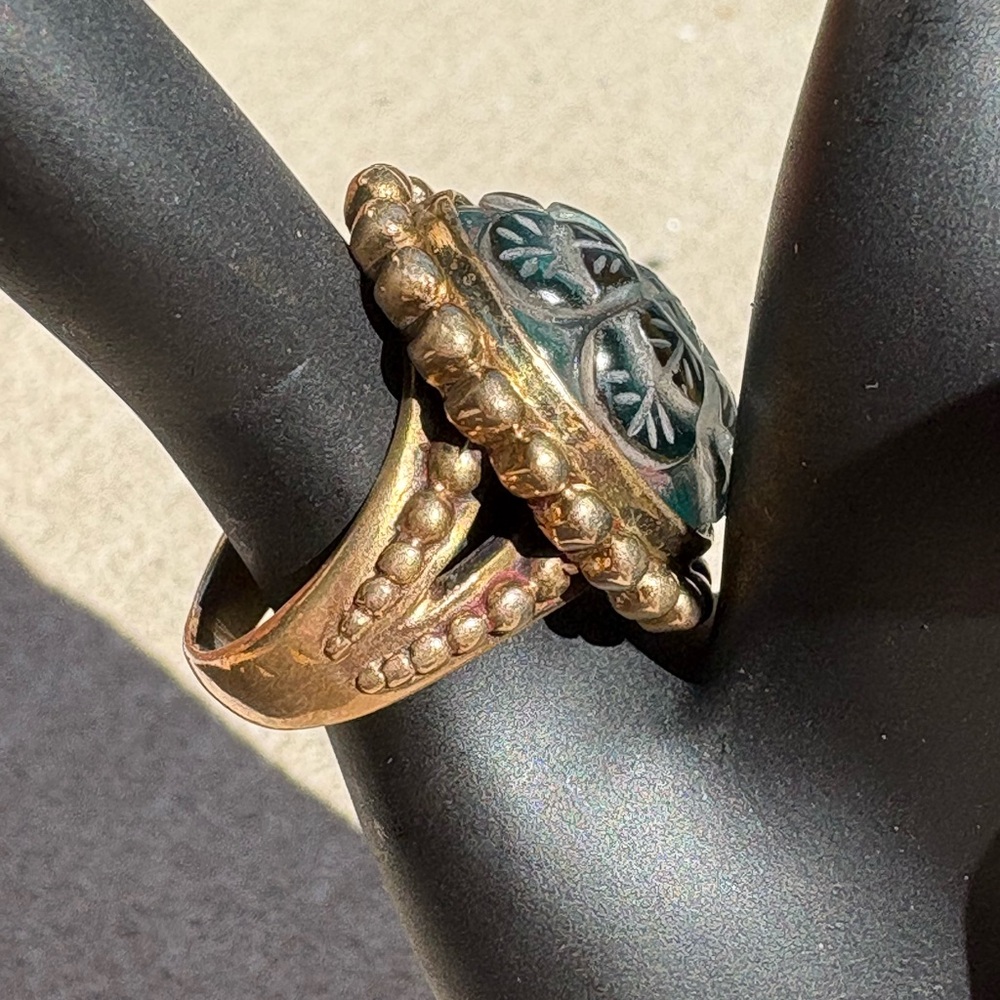 Stephen Dweck carved crystal Statement Ring - Picture 3 of 7